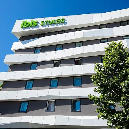 Hotel Ibis Styles Avenue Du Rhin 3*